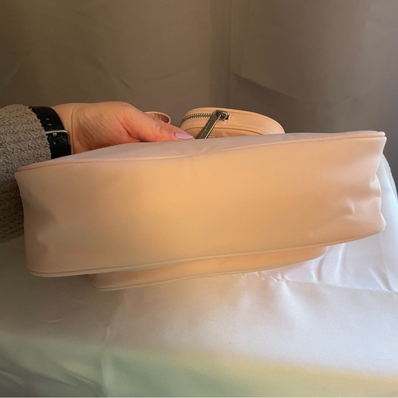 NWT Lululemon Crossbody Bag with Nano Pouch 2L Flush Light Pink Nylon Sold Out - Picture 8 of 16